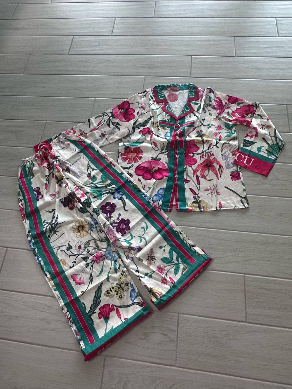 Florals printed scratched silks pajamas set
